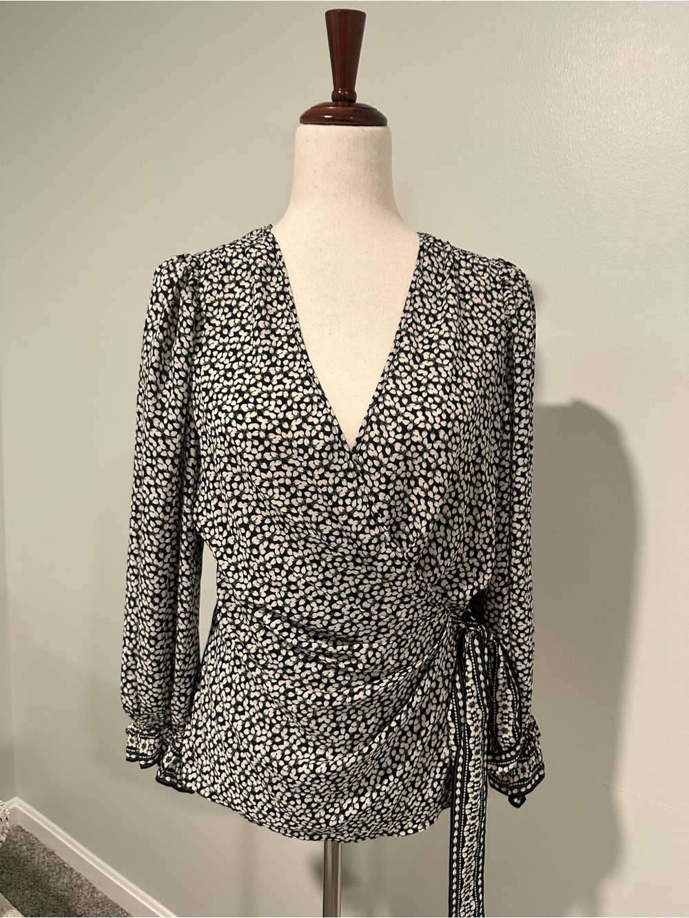 Max Studio Black & White Printed Wrap Blouse